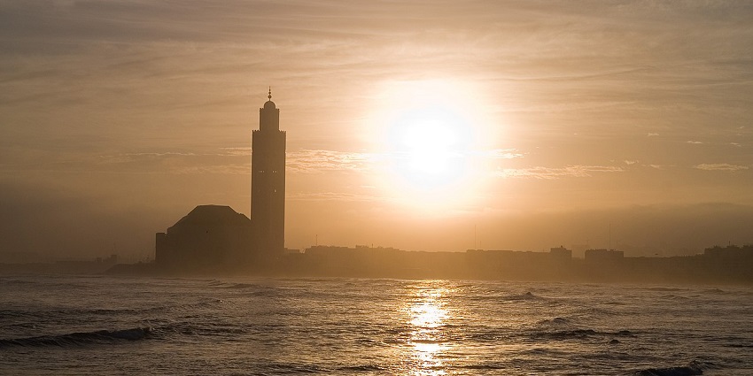 The Hassan II Mosque features the tallest minaret overlooking the ocean.