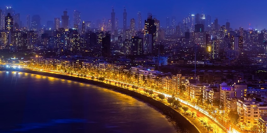 Visit Marine Drive at night, a place to celebrate the special day with your better half.