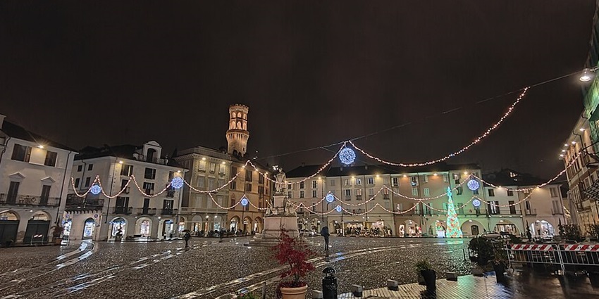 Vercelli offers great experiences of skydiving in Italy