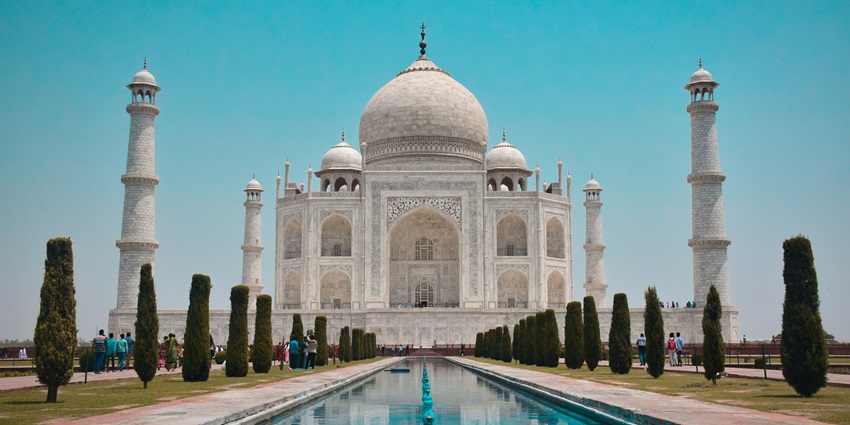 An image of the Taj Mahal in Agra, one of the best places to see in March in North India.