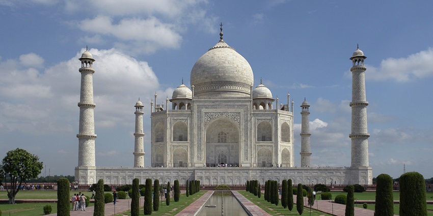 Agra, offers historical tales and magnificent architecture