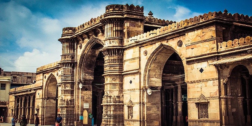 An image of the Jama Masjid monument, one of the best places to visit in West India.