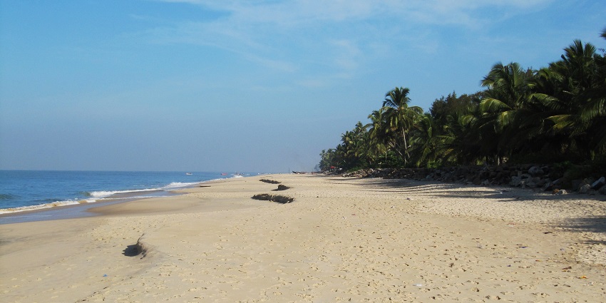 An image of Alappuzha Beach in Kerala, one of the top 10 beaches in India for families.