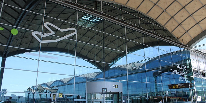 A pretty sight into Alicante Airport.