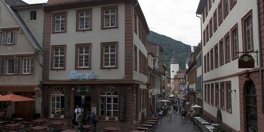 An image of the charming Heidelberg Old Town, with its quaint shops and historic buildings.