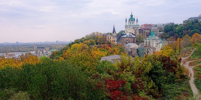 Celebrate Valentine’s Day in Ukraine at the Andriivsky Uzviz, the historic street leading to exquisite views of Kyiv’s skyline.