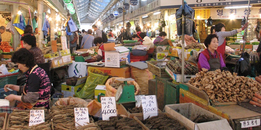 An image of a street market showcasing diverse food resembling Ansan Multicultural Street