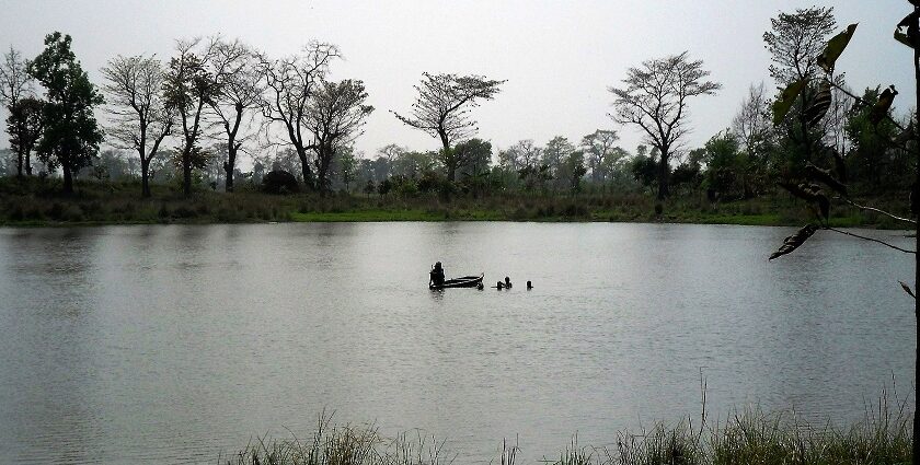 The beautiful picture of the Anupam Lake in Bihar in Kaimur district surrounded by mountains.