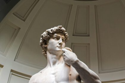 Image of Michelangelo's David statue in Florence, - discover Art museum in Italy