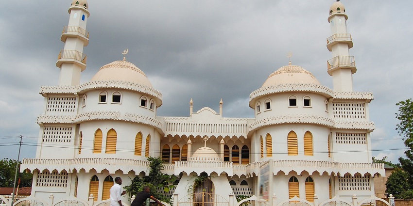 Tranquil mosque catering to Muslim residents and tourists in Japan.