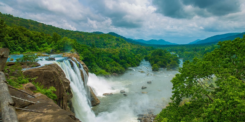 An image of a soothing Athirappilly Falls, one of the largest waterfalls in South India