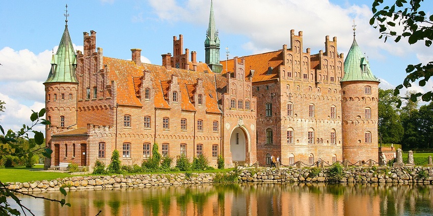 An image of Egeskov Castle, one of the best places for Valentine’s Day in Denmark.