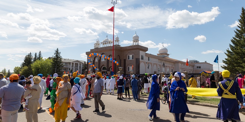 A picture of people enjoying traditional music during the harvest festival of Punjab