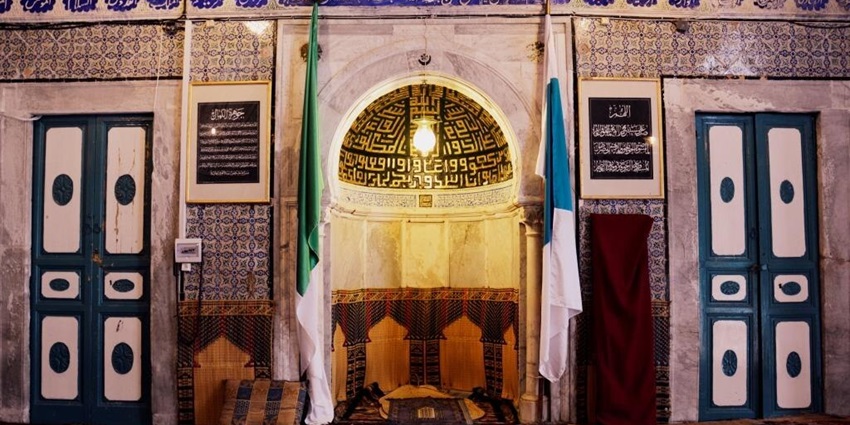 There are a number of religious events in Imam Ali Mosque.