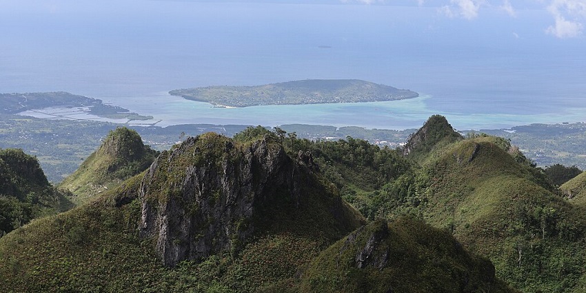 Badian Island is among the finest beaches near Cebu, known for its clear blue waters.