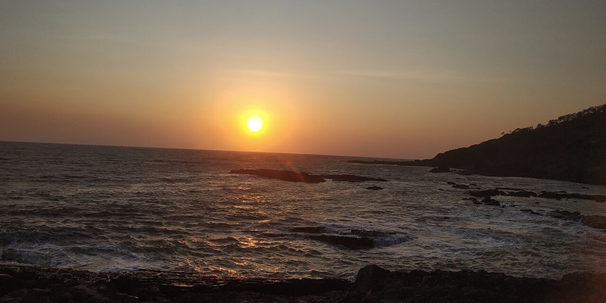 sunset—bikini beaches in india