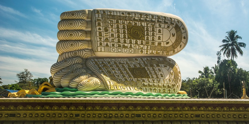 Mesmerising ornamental feel of Lord Buddha in Bago.