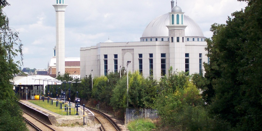 Baitul Futuh, one of the largest London mosques, with modern Islamic architecture and greenery