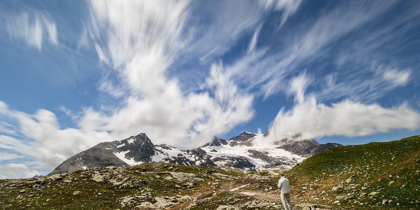 An image resembling Bali Pass in Uttarakhand, one of the best locations for treks in India.