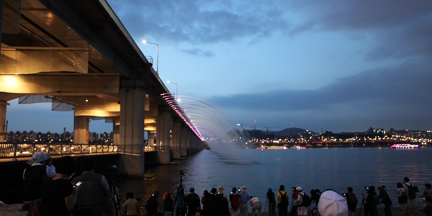 Valentine's Day in South Korea at the bridge known for its colourful Moonlight Rainbow Fountain water show.