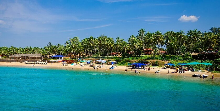 An image of Palolem Beach in Goa, one of the beaches in India for families.