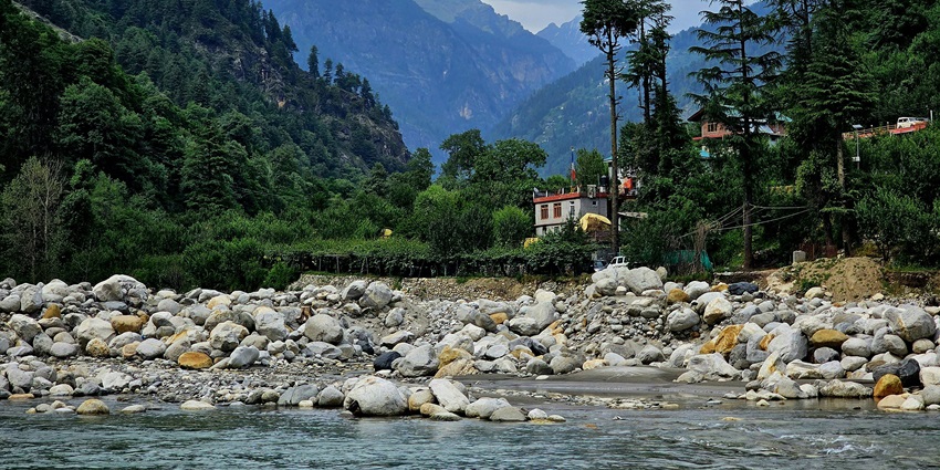 A scenic view along the Beas Kund Trek, a high-altitude trek in Himachal Pradesh.