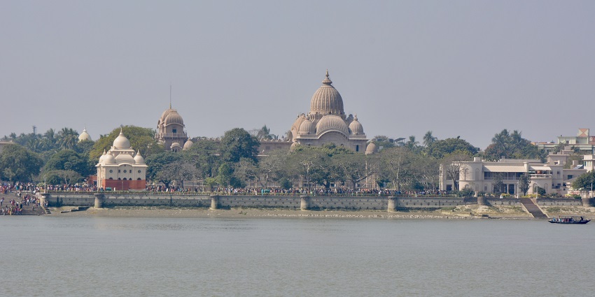 A picture of Belur Math Howrah, home to this destination, showcasing cultural heritage.