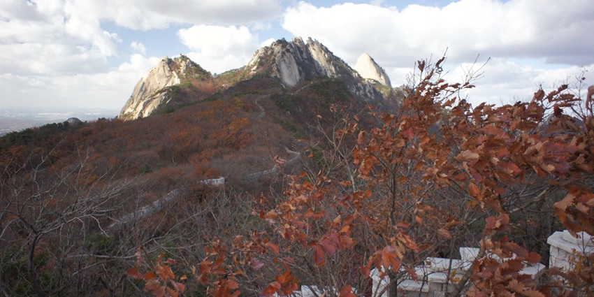 Bukhansan in Korea during the fall, offering scenic views.
