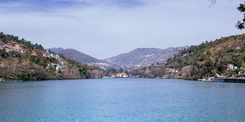 An image of Bhimtal Lake in Uttarakhand, showcasing its panoramic beauty