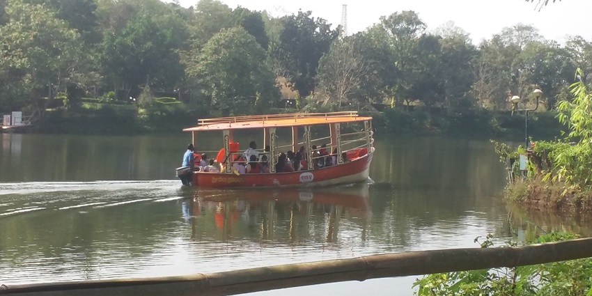 The picture of boating in Pilikula Botanical Garden a place near Davanagere, Karnataka.