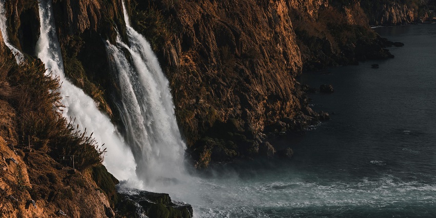 An image of a waterfall that looks similar to Bodekessel.
