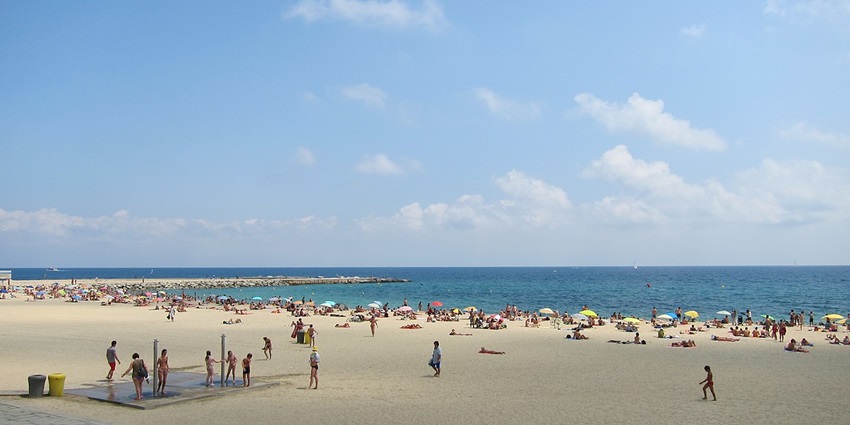 Enjoy tranquil waters and artificial reefs with Scuba Diving in Barcelona