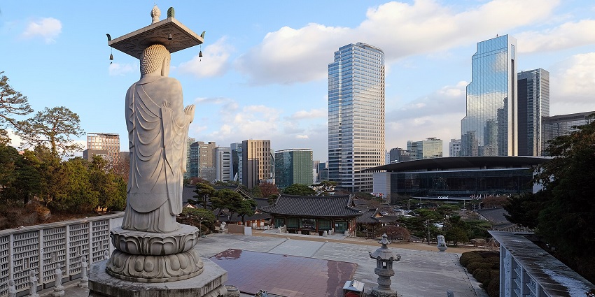 Mireuk Daebul statue at Bongeunsa, among the famous temples in South Korea, the peaceful retreat in Gangnam.