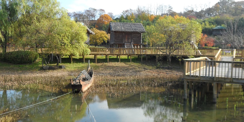 Historic site featuring traditional Korean heritage and architecture
