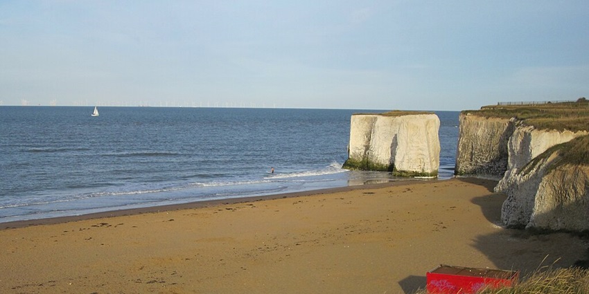 Spectacular white chalk cliffs, stunning coastal views, golden sands for scenic relaxation.