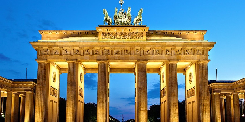 An image showing the Brandenburger Tor in the evening, a famous place near Holocaust Museum Berlin.