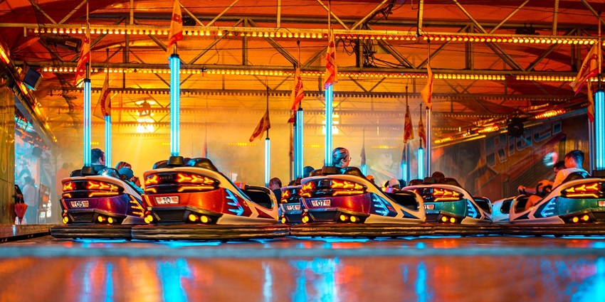 An image resembling the Breakout, Escape games, an amusement park with challenging activities.