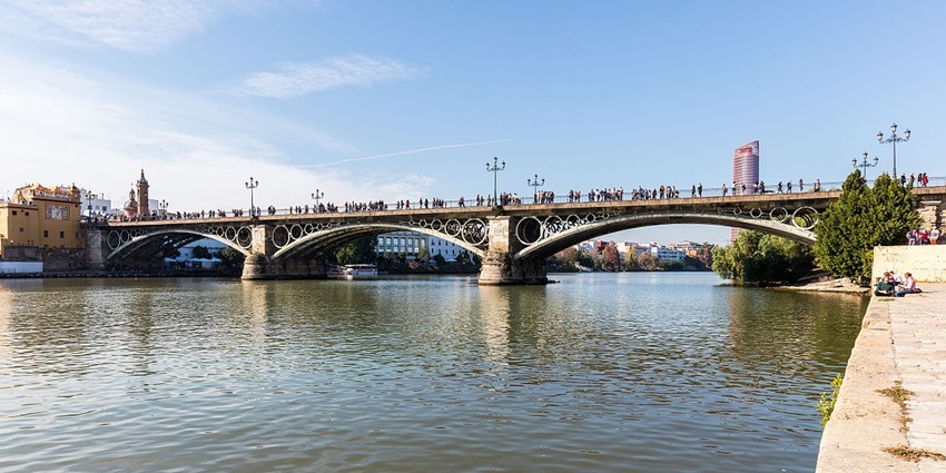 Eyecatching views of River Guadalquivir from the Triana Bridge, aka Puente de Triana.