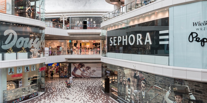 An image of a shopping mall like the Brent Cross Shopping Centre, one of the best shopping malls in London England.