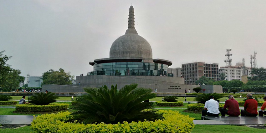 Peaceful park with Buddhist architecture and memorials in Patna.