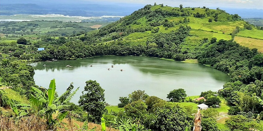 Landlocked province with scenic mountains, pineapple farms, and a cool climate, among the famous Philippines Islands