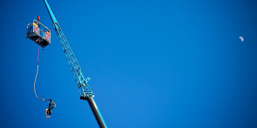 A beautiful and exciting experience with a partner, a couple bungee jumping spot in India
