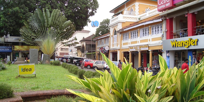 The Cafe Bodega is one of the most vibrant places to visit in Panjim at night in Goa