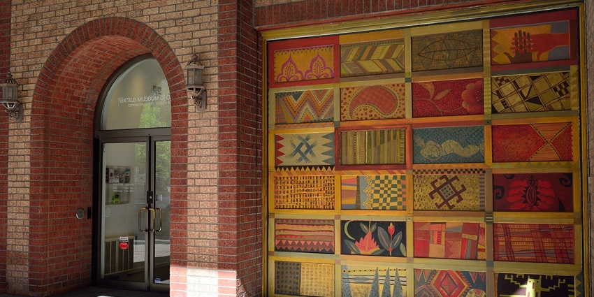 An image of one of the popular museums, the Calico Museum of Textiles, perfect for tourists.