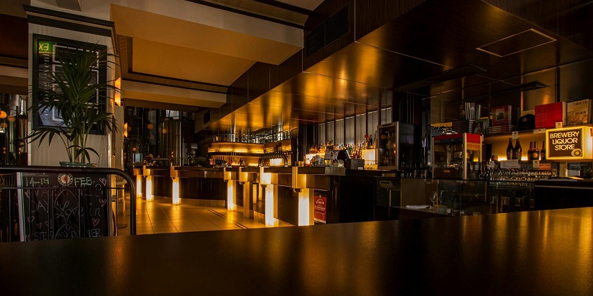 Cantobar is an all-inclusive place where visitors can enjoy English, French, and Arabic karaoke songs.