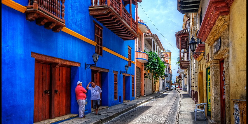 Experience Valentine’s Day in Colombia with romantic sunsets, carriage rides, and rooftop dinners