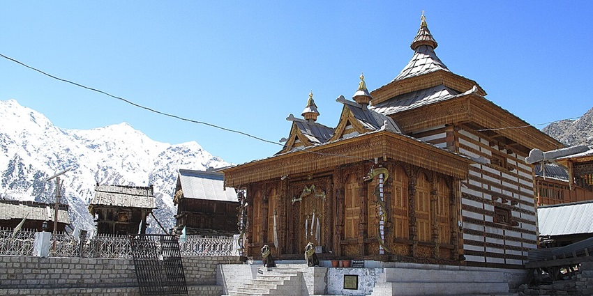 An awe-inspiring view of a temple in Chitkul, Himachal Pradesh, decked with snow.