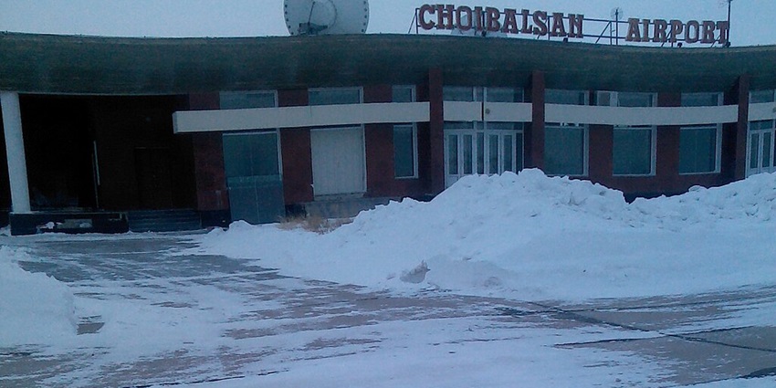 The Choibalsan Airport provides access to the eastern region