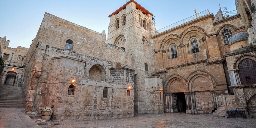 Sacred Christian site marking Jesus' crucifixion near the Solomon Temple in Jerusalem.