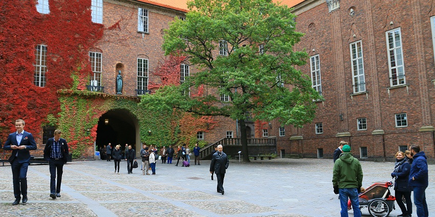 An image showing the serene courtyard of Stockholm City Hall, known as Stadshuset.